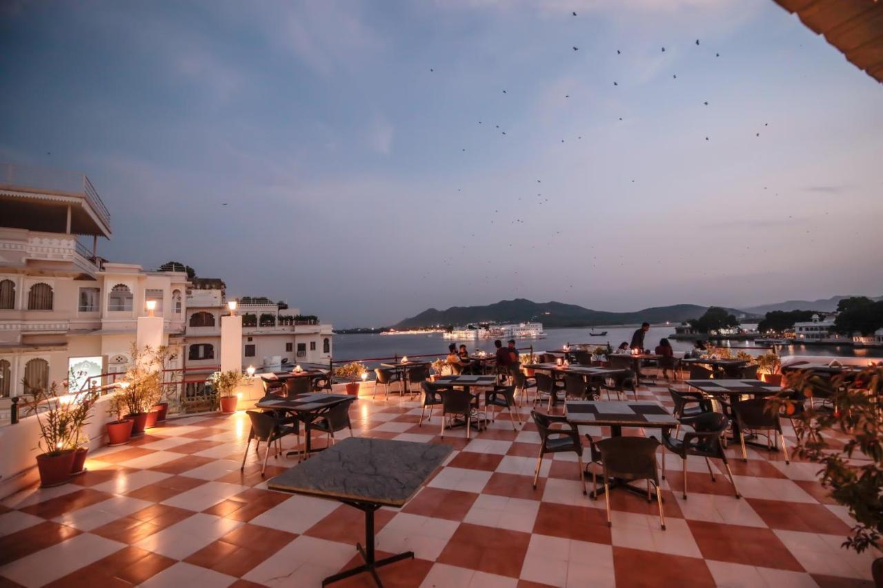 Hotel Devraj Niwas On Lake Pichola Ουνταϊπούρ Εξωτερικό φωτογραφία