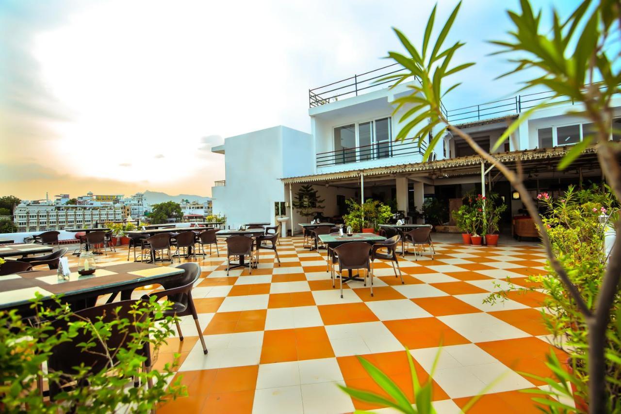 Hotel Devraj Niwas On Lake Pichola Ουνταϊπούρ Εξωτερικό φωτογραφία