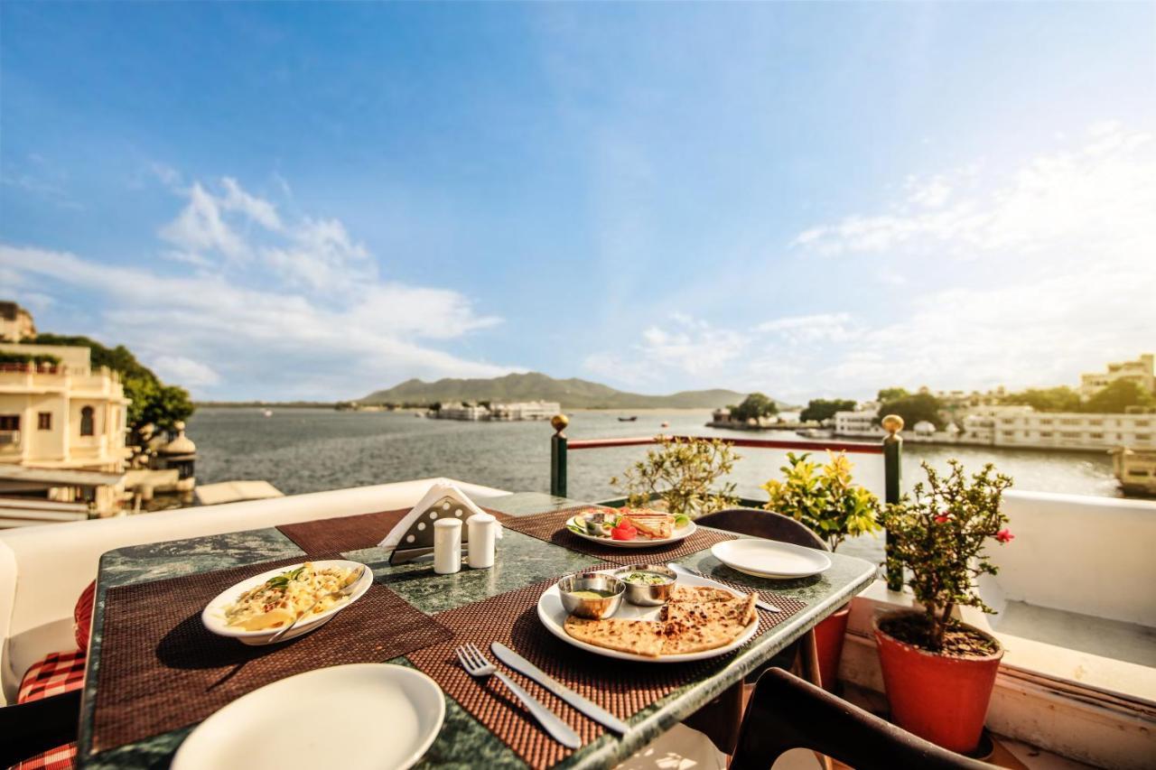 Hotel Devraj Niwas On Lake Pichola Ουνταϊπούρ Εξωτερικό φωτογραφία