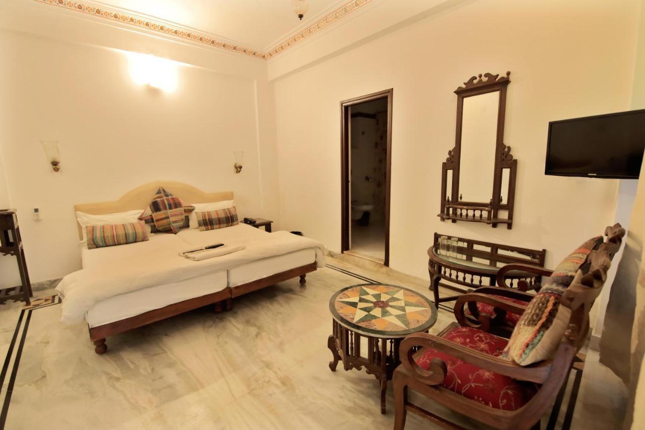 Hotel Devraj Niwas On Lake Pichola Ουνταϊπούρ Εξωτερικό φωτογραφία
