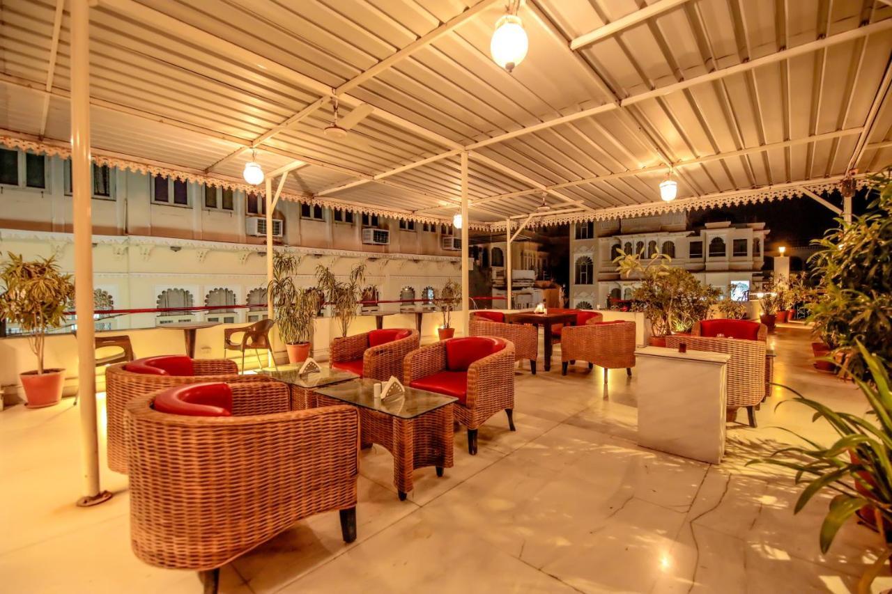 Hotel Devraj Niwas On Lake Pichola Ουνταϊπούρ Εξωτερικό φωτογραφία