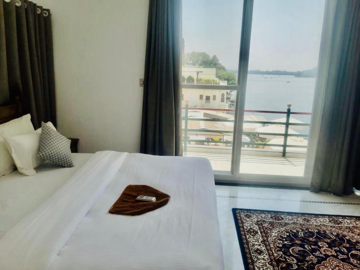 Hotel Devraj Niwas On Lake Pichola Ουνταϊπούρ Εξωτερικό φωτογραφία