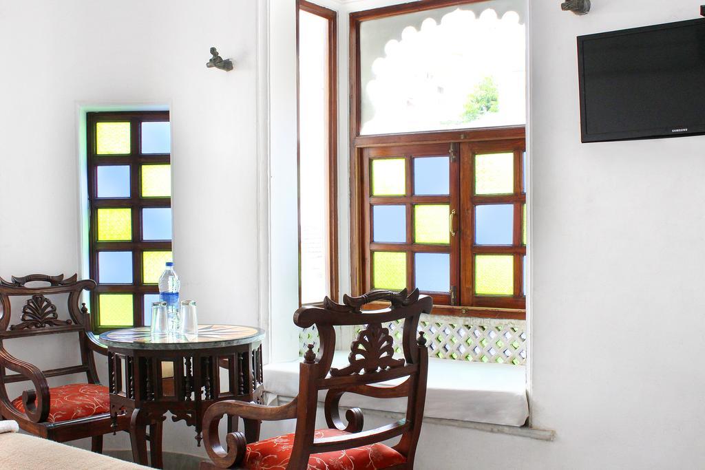 Hotel Devraj Niwas On Lake Pichola Ουνταϊπούρ Εξωτερικό φωτογραφία