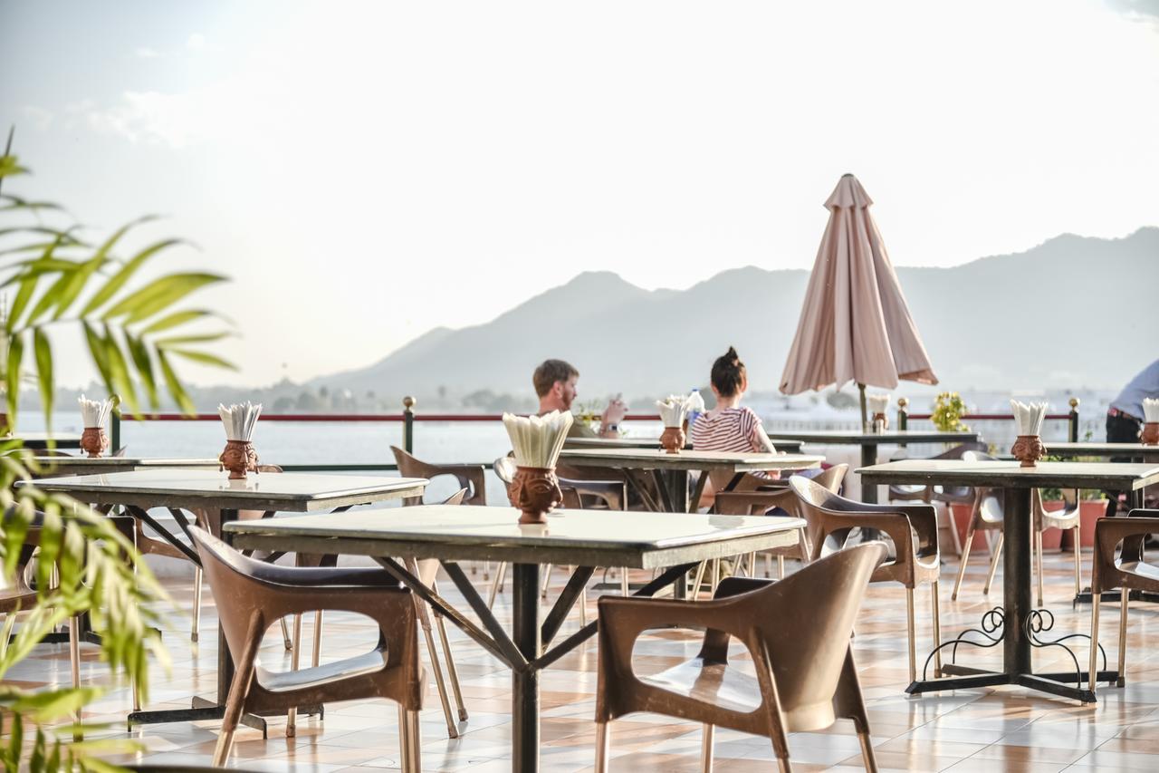 Hotel Devraj Niwas On Lake Pichola Ουνταϊπούρ Εξωτερικό φωτογραφία